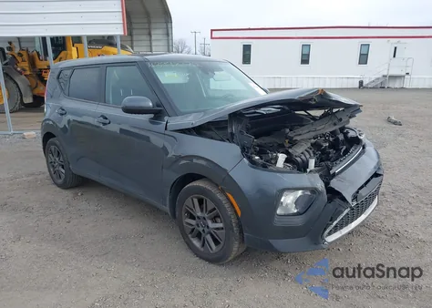 2021 Kia Soul S z USA, uszkodzony, nr VIN KNDJ23AU2M7796443